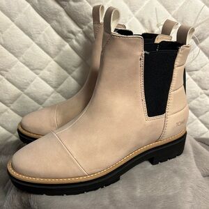 Toms Skylar Cream Ankle Boots Women’s size 8